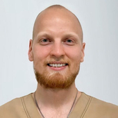 Новиков Андрей Сергеевич, стоматолог-хирург