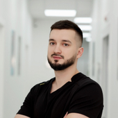 Идрис Али Яссер, стоматолог-хирург