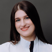 Пестрякова (Агапкина) Марина Руслановна, стоматолог-терапевт