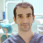 Абовян Роман Александрович, стоматолог-терапевт