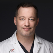 Захаров Антон Игоревич, пластический хирург