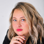 Денисова Людмила Владимировна, врач-косметолог