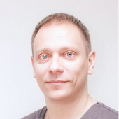 Сухарев Роман Михайлович, стоматолог-хирург