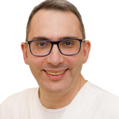 Мер Илья Яковлевич, стоматолог-терапевт