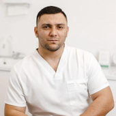 Наников Каспар Александрович, стоматолог-хирург