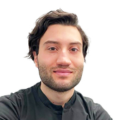 Айвазян Григор Смбатович, стоматолог-терапевт