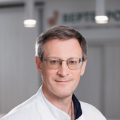 Южаков Денис Игоревич, нейрохирург