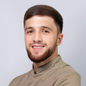 Атабаев Акобир Акрамович, стоматолог-терапевт