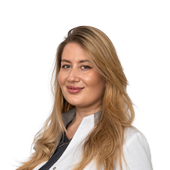 Красильникова Елена Дмитриевна, стоматолог-хирург