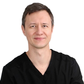 Трещев Максим Юрьевич, стоматолог-терапевт