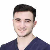 Хачатрян Эрик Аветикович, стоматолог-терапевт