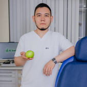 Хегай Артём Олегович, стоматолог-терапевт