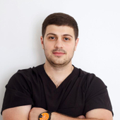 Тумасян Арест Василиевич, стоматолог-терапевт