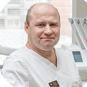 Шустов Евгений Леонидович, стоматолог-терапевт