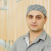 Алоян Оганес Манукович, стоматолог-ортопед