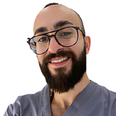 Сааде Джон Питер, ортодонт