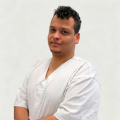 Диалло Бен Умар Хошма, стоматологический гигиенист