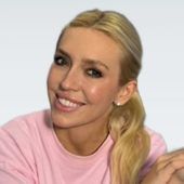 Зубкова Александра Михайловна, стоматолог-терапевт