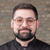 Искандарян Арнольд Ашотович, стоматолог-терапевт