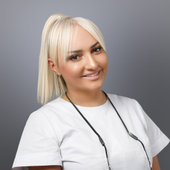 Есенова Вероника Олеговна, стоматолог-терапевт