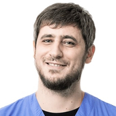 Кураскуа Артем Юрьевич, стоматолог-хирург