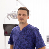Костенко Олег Сергеевич, стоматолог-терапевт