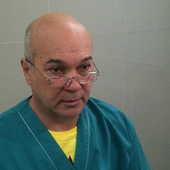 Манаков Олег Робертович, стоматолог-терапевт