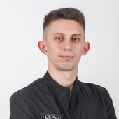 Новиков Артем Александрович, стоматолог-терапевт