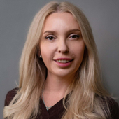 Вайцнер Елена Юрьевна, стоматолог-хирург