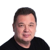 Усик Виталий Олегович, стоматолог-хирург