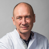 Артамонов Владимир Александрович, стоматолог-хирург