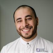 Алыев Назир Вазирович, стоматолог-ортопед