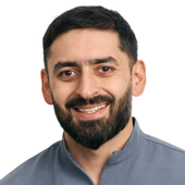 Мусагаджиев Амир Мусаевич, стоматолог-хирург