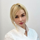 Бурганова Юлия Александровна, стоматолог-терапевт