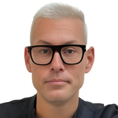 Авфуков Артем Владимирович, стоматолог-терапевт