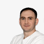 Отаров Владимир Олегович, стоматолог-хирург