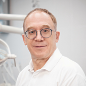 Кулаков Олег Борисович, стоматолог-хирург