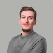 Деркач Эдуард Анатольевич, стоматолог-хирург