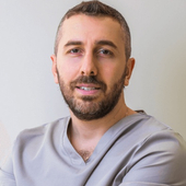 Восканян Армен Юрикович, стоматолог-терапевт