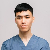 Жолмухамбетов Женисбек Амонгосович, стоматолог-терапевт