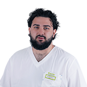 Карапетян Артур Александрович, стоматолог-хирург