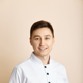 Овчинников Константин Михайлович, стоматолог-терапевт