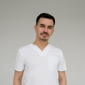 Новрузов Денис Саяхатович, стоматолог-терапевт