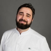 Дарази Саркис Джордж, стоматолог-ортопед