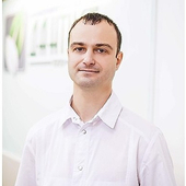 Наместников Владимир Владимирович, стоматолог-терапевт