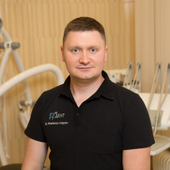 Харитонов Артем Евгеньевич, стоматолог-терапевт
