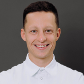 Тишков Артем Андреевич, стоматолог-терапевт