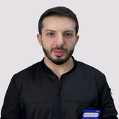 Вардумян Арамаис Арменович, стоматолог-терапевт