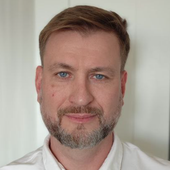 Комов Антон Павлович, стоматолог-хирург