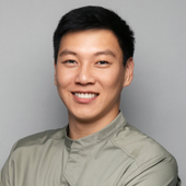 Пюрбеев Наян Саналович, стоматолог-терапевт